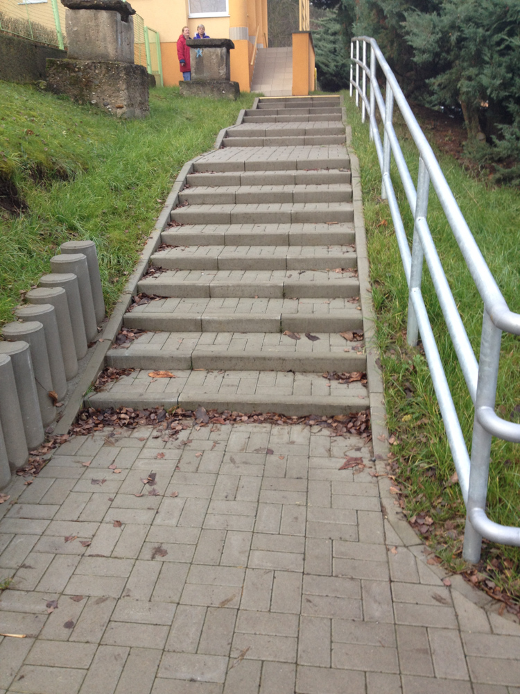 Chodníky MŠ  U Cáchovny