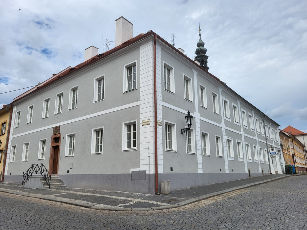 kompletní rekonstrukce domu v Žatci č.p. 126-127  (2024)