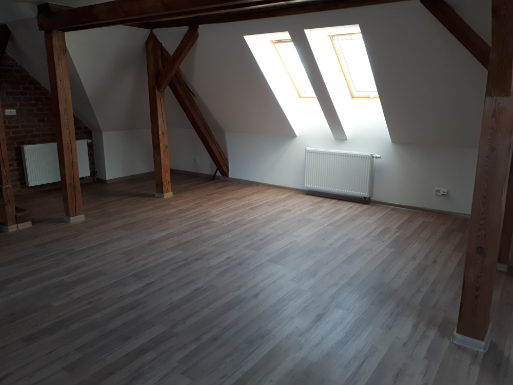 kompletní výstavba podkrovního bytu