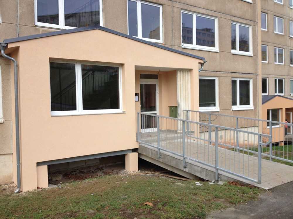 Rekonstrukce vstupů a zateplení domu bl. 626 v Mostě